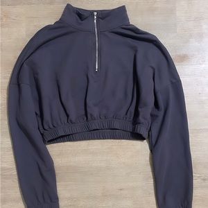 Cropped Sweater / Size Small